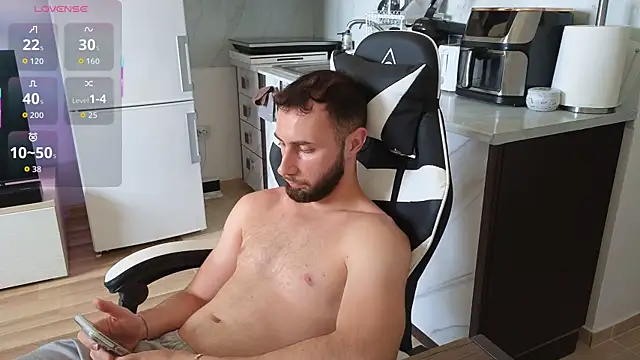 RyanStorm_ Show in webcam