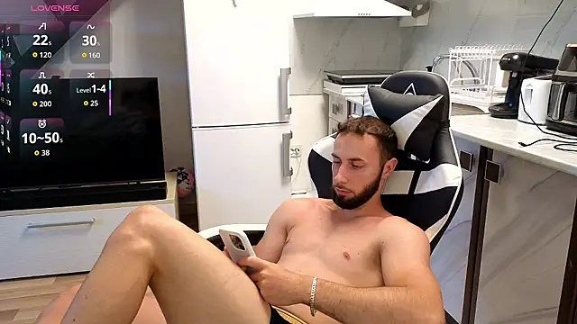 Show modela RyanStorm_ na web-kameri