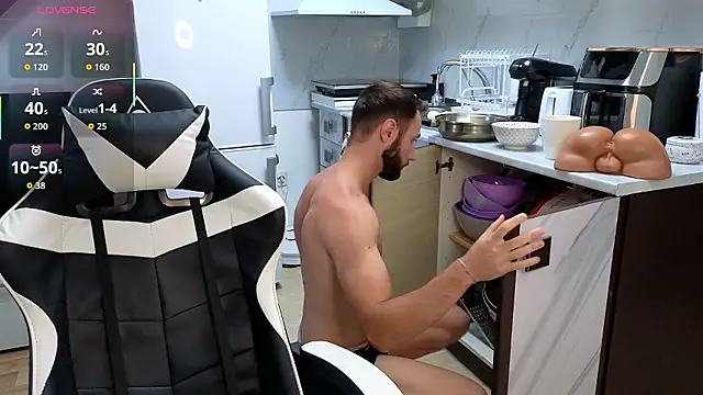 RyanStorm_ Show in webcam