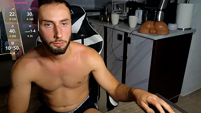 XXX chat uživo modela RyanStorm_