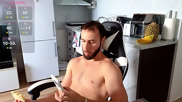 RyanStorm_: διαδικτυακό σόου στην κάμερα