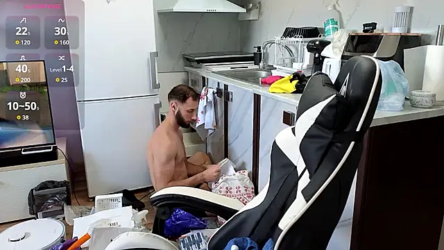 RyanStorm_ Show in webcam
