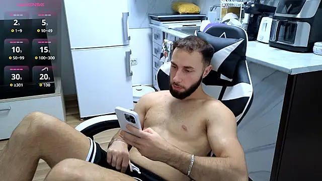 RyanStorm_ Show in webcam