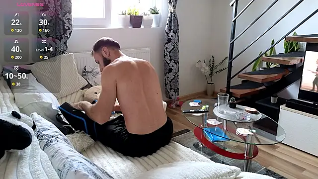 RyanStorm_ Show in webcam