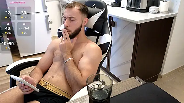 RyanStorm_n Webbikameraesitys