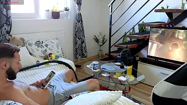 RyanStorm_ Show in webcam