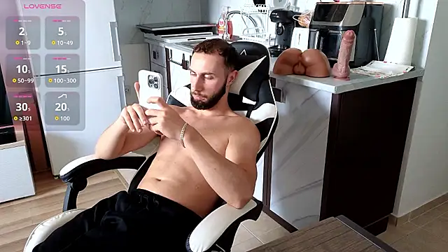 RyanStorm_ Show in webcam