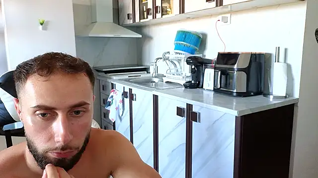 RyanStorm_ Show in webcam