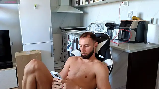 RyanStorm_: διαδικτυακό σόου στην κάμερα
