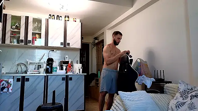 RyanStorm_ Show in webcam