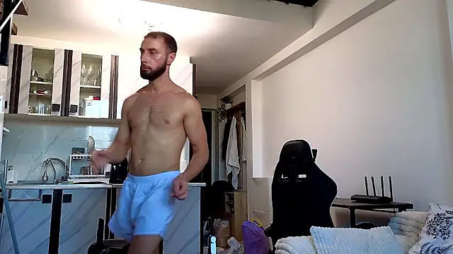 RyanStorm_ Show in webcam