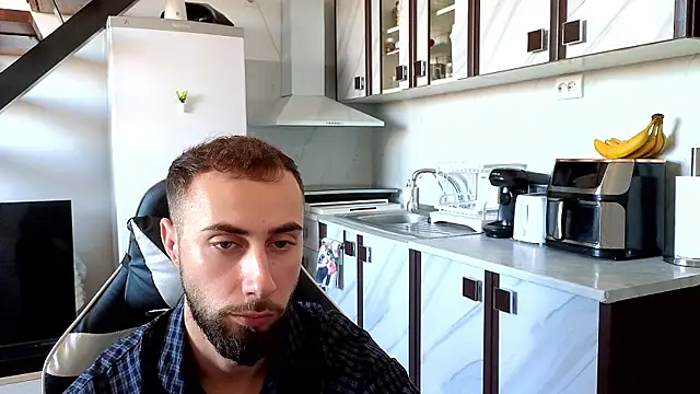 RyanStorm_ Show in webcam