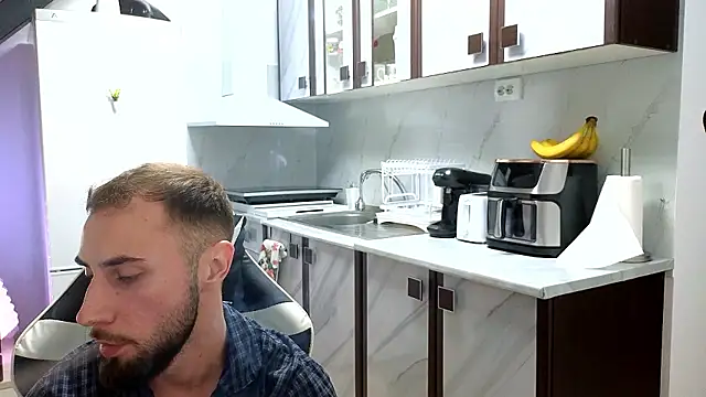 RyanStorm_ Show in webcam