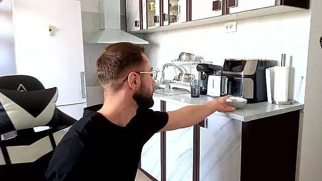 RyanStorm_n Webbikameraesitys