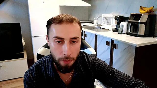 RyanStorm_ Show in webcam