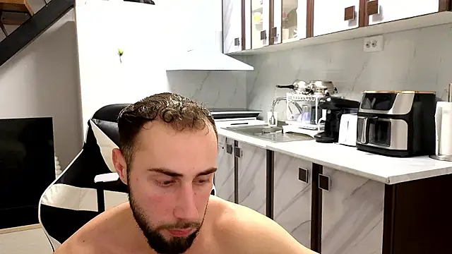 RyanStorm_ Show in webcam