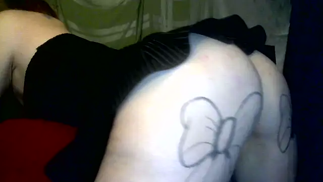 NaughtyIzzy4U's Live XXX Chat