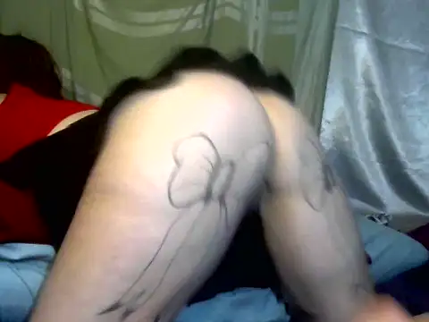 NaughtyIzzy4U's Live XXX Chat