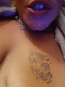 XXX chat uživo modela Delish_Lilith