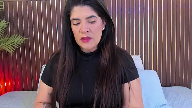 HoneyMilf_ – Live XXX-chat