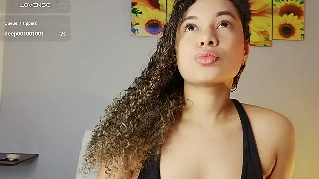 צ'אט XXX בשידור חי של angie_leonn