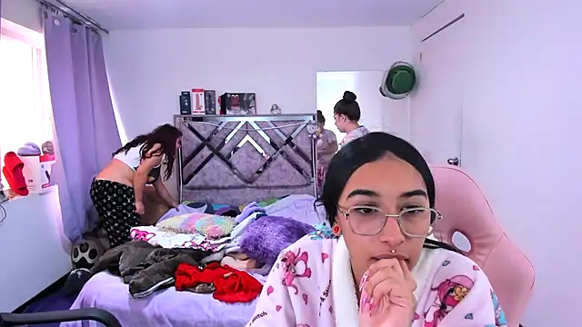 XXX chat uživo modela Luna_Analya
