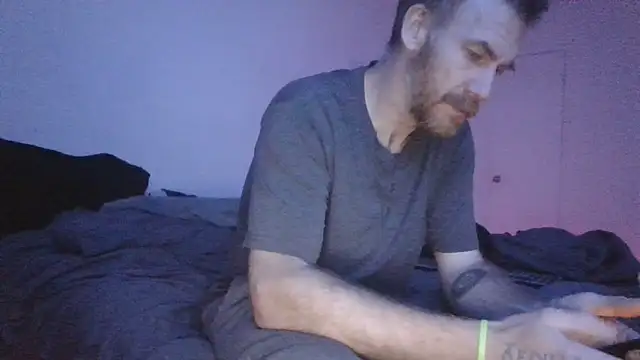 Tiggitytomociti's Webcam Show