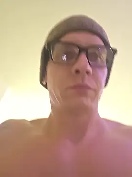 whoadiestreams Show in webcam