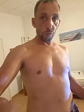 Valen_tinx19cm: διαδικτυακό σόου στην κάμερα