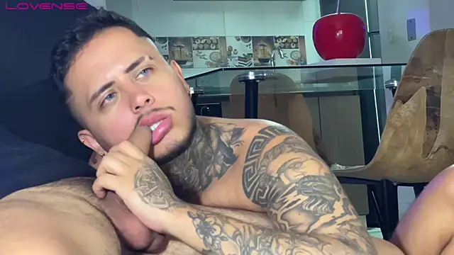 tattoguys_cumsn Webbikameraesitys