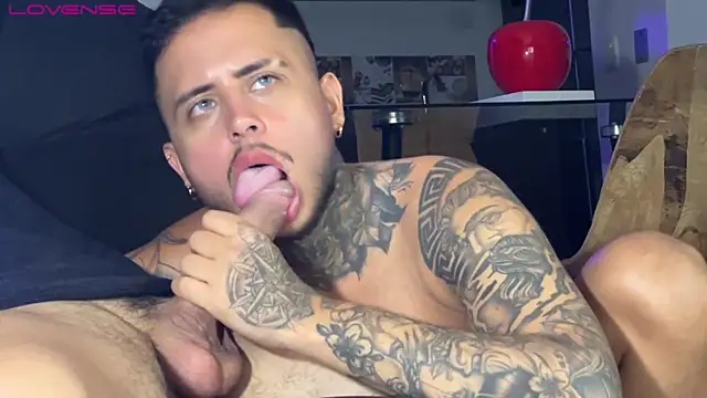 Show webcam de tattoguys_cums