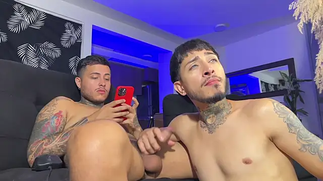 Webkamerová show tattoguys_cums