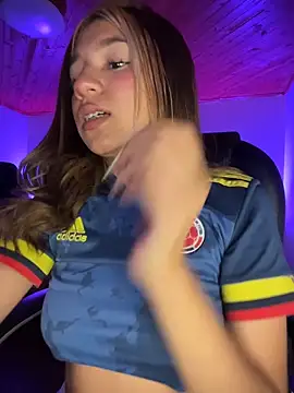 Isabella18_pink 现场XXX聊天