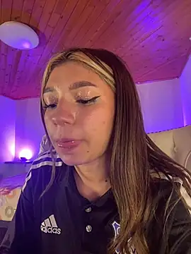 Isabella18_pink Adlı Modelin Web Kamerası Şovu