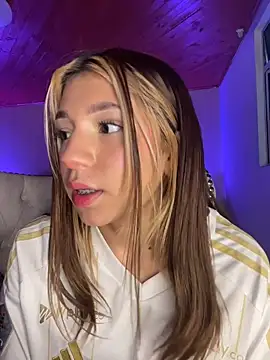 Isabella18_pinkのライブXXXチャット