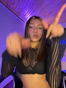 Isabella18_pink's Live XXX Chat