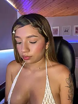 Issa_pink18 Live XXX-Chat