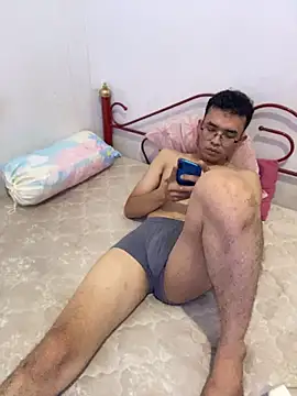 rand1101 Show in webcam