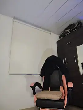 Chat soba uživo modela lindasyt