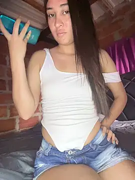 RAKEL37 Adlı Modelin Canlı XXX Sohbeti