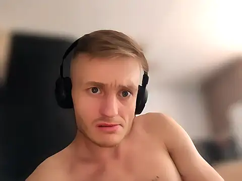 Czapeczkachcesexucipki webcam show