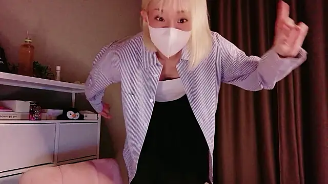 Show modela Nana__ch na web-kameri