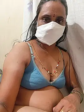 צ'אט XXX בשידור חי של taratelugu