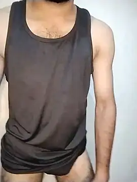 Mr_Hotyy: διαδικτυακό σόου στην κάμερα