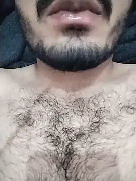 Mr_Hotyy: διαδικτυακό σόου στην κάμερα