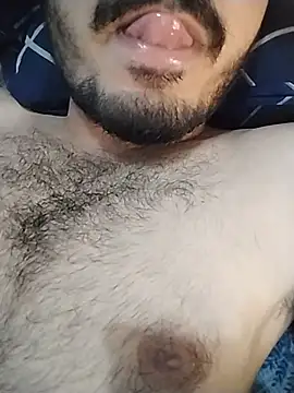 Mr_Hotyy: διαδικτυακό σόου στην κάμερα