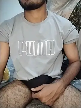Mr_Hotyy: διαδικτυακό σόου στην κάμερα