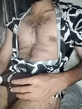 Mr_Hotyy: διαδικτυακό σόου στην κάμερα