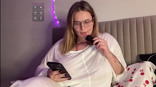 Nata102 – webcam-show