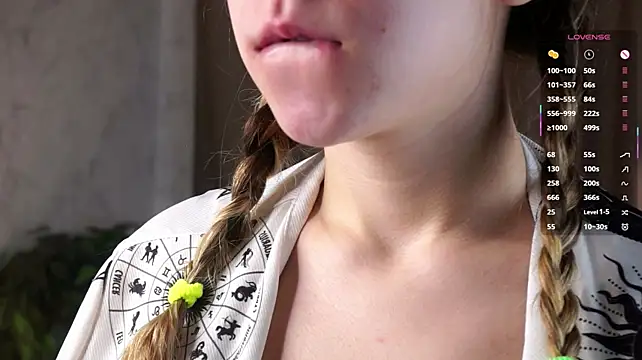 JaclynAronow's Webcam Show